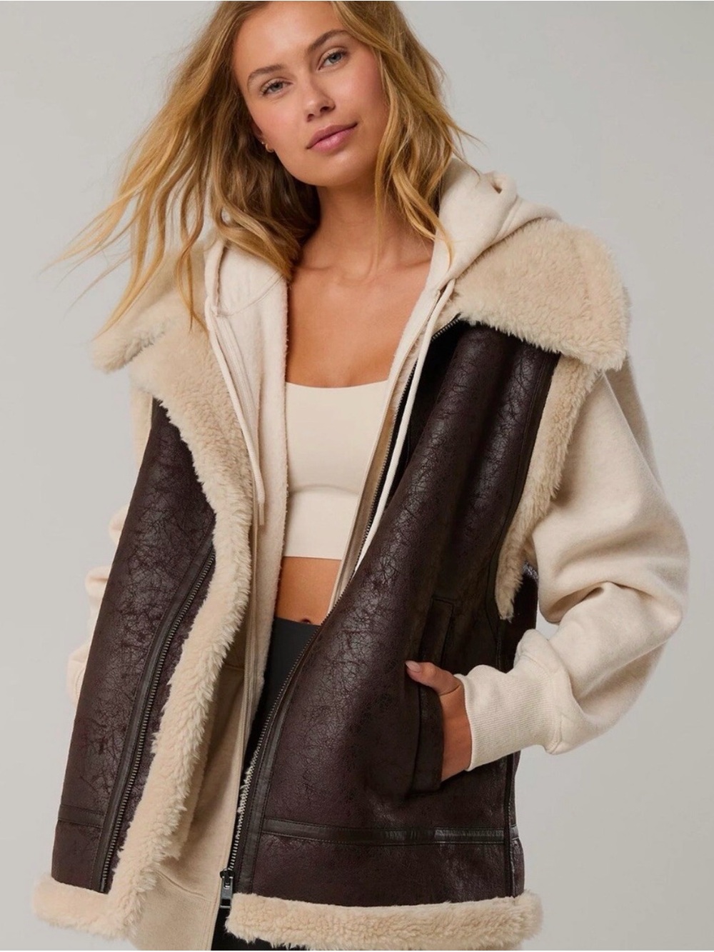 Aerie OFFLINE - Women’s Two-Tone Faux Shearling Vest Jacket - Cream & Dark Brown